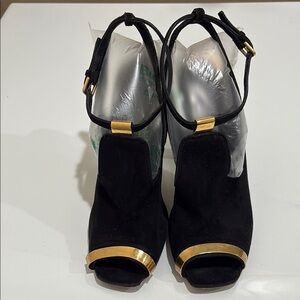 ⭐️Yves Saint Laurent Black High Heel Shoes—GORGEOUS!! Great Condition!!  Size 39